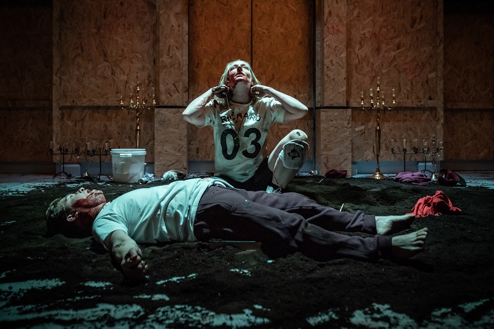 Sophie Russell and Jonathan Broadbent in Henry VI