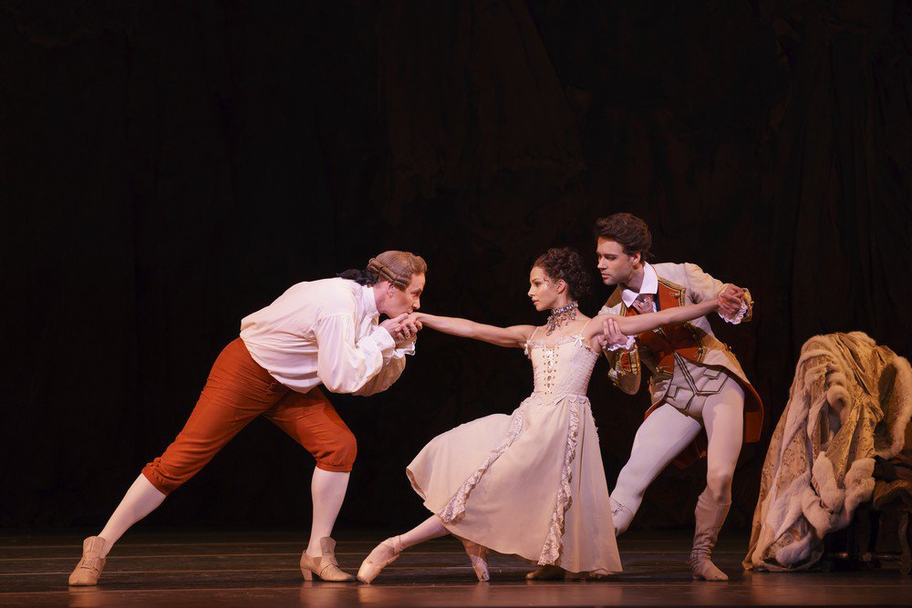 Manon, Royal Ballet review glitter and betray