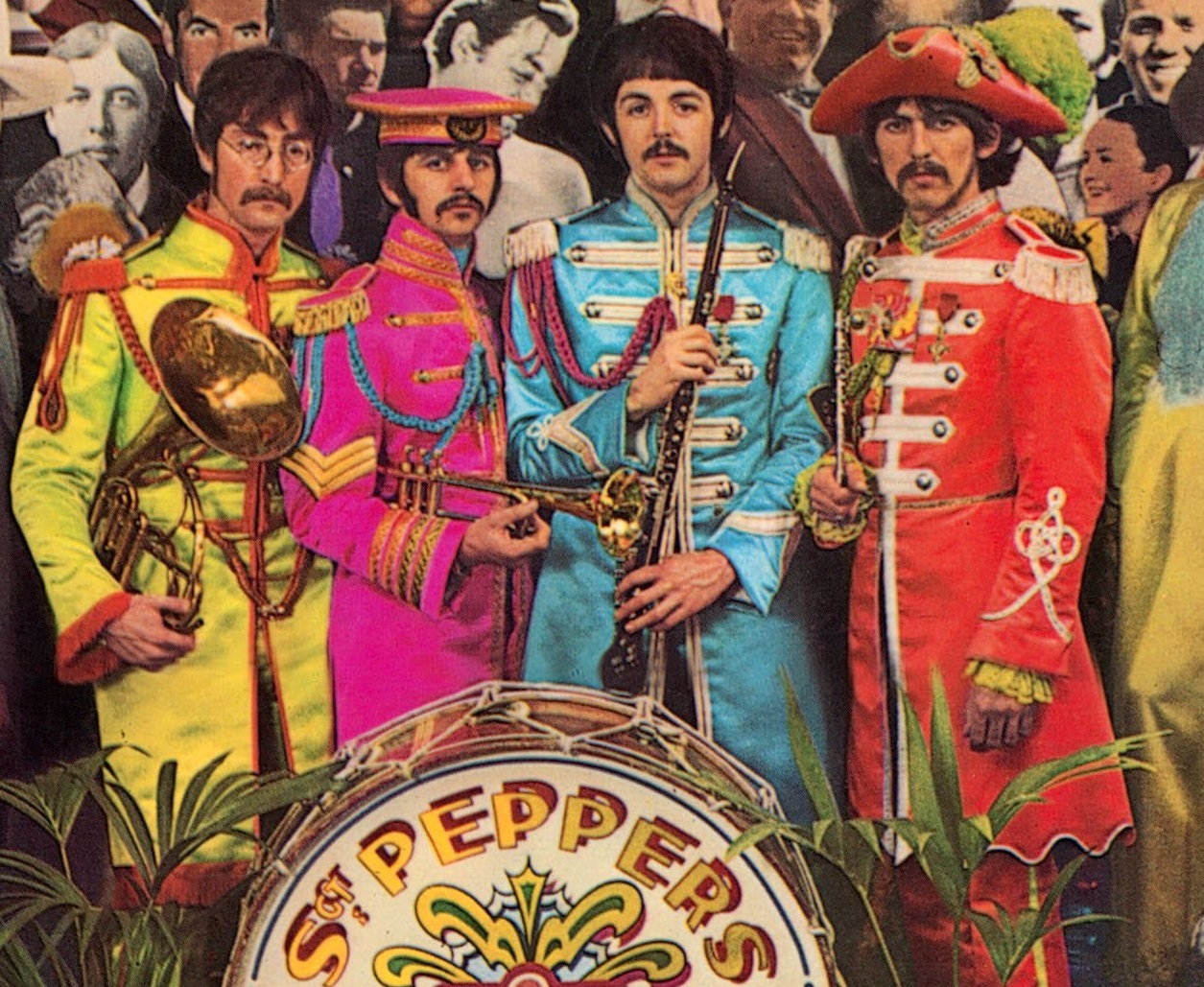 Beatles sgt peppers lonely hearts club. Битлз сержант Пеппер. Sgt Pepper s Lonely Hearts Club Band. Sgt. Pepper’s Lonely Hearts Club Band the Beatles. The Beatles Sgt. Pepper's Lonely Hearts Club Band 1967.
