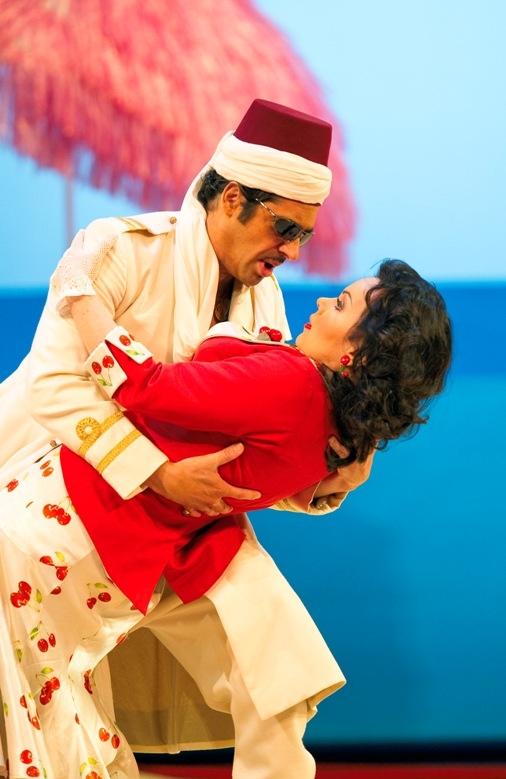 Adultery alla Rossini: Il turco in Italia stars Ildebrando D'Arcangelo as Selim and Aleksandra Kurzak as Fiorilla 
