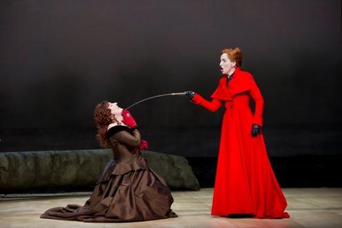 The encounter that never happened: Sarah Connolly as Mary Stuart and Antonia Cifrone as Elizabeth