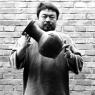 Ai Weiwei dropping a Han Dynasty urn (1995)