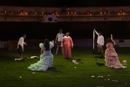 God comes to Mahagonny in a dress: Blaise Malaba with Egor Zhuravskii, Filipe Manu, Kseniia Nikolaeva, Dominic Sedgwick and Stephanie Wake-Edwards