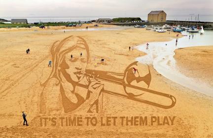 One of Sand in Your Eye's two beach drawings foe the festival this year, made as usual at Elie