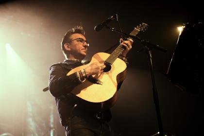 Richard Hawley, performing cinematic songs with vivid character