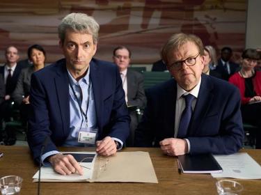 Hacked off: David Tennant as journalist Nick Davies, Toby Jones as Guardian editor Alan Rusbridger