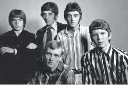 The Syn in 1966. The pre-Yes Peter Banks second from right, and fellow future Yes member Chris Squire right