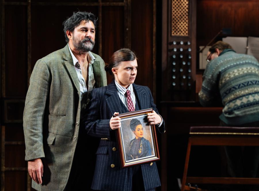 Joplin Sibtain as Toby Belch, with Gwyneth Keyworth as Cesario/Viola