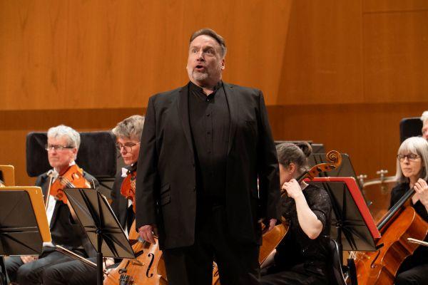 Henry Waddington in Halle_Messiah_Dec25_credit_Sharyn_Bellemakers_The_Halle