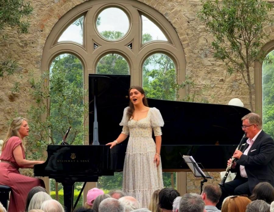 Ava Dodd in Schubert's 'Shepherd on the Rock'