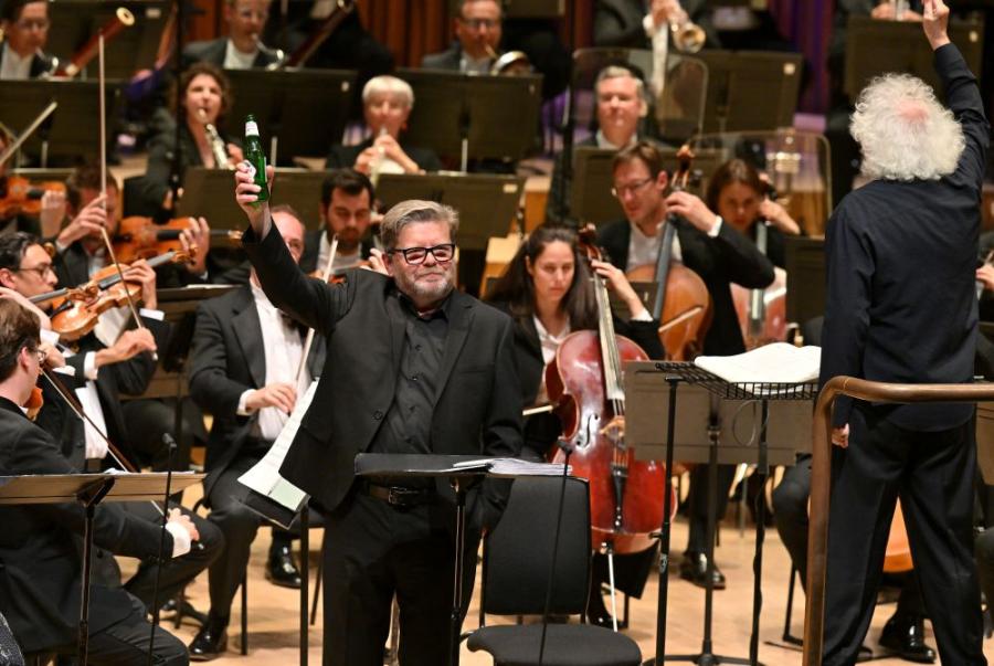 Peter Hoare as Mr Broucek with Simon Rattle and the LSO