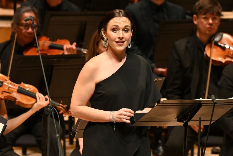 drama and control: Rhian Lois