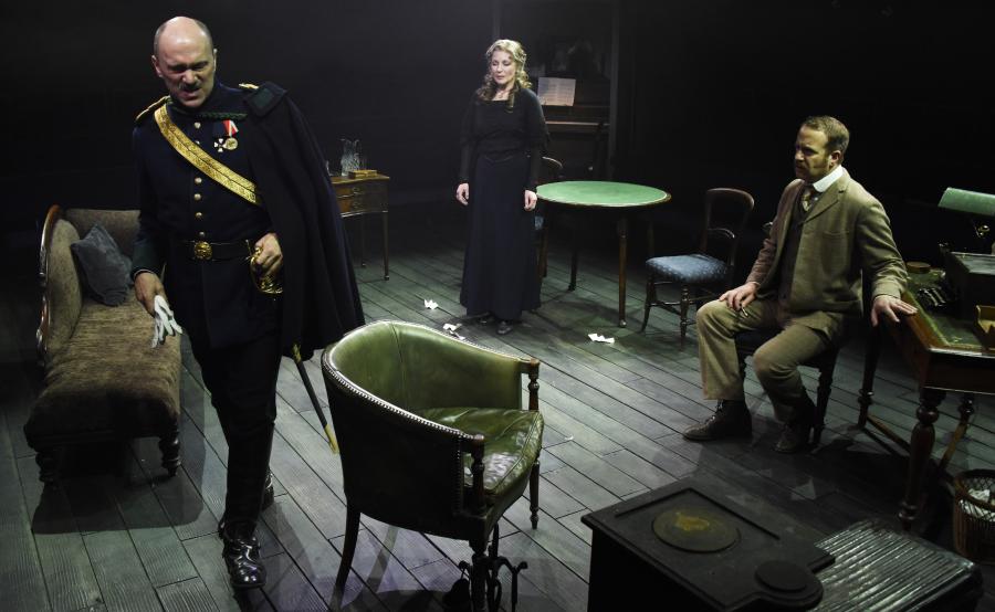 Will Keen, Lisa Dillon and Geoffery Streatfeild in Dance of Death