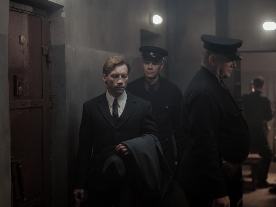 Alexandr Kuznetsov as Kornyev