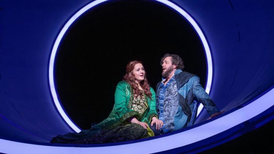 Davidsen and Spyres as Isolde and Tristanj