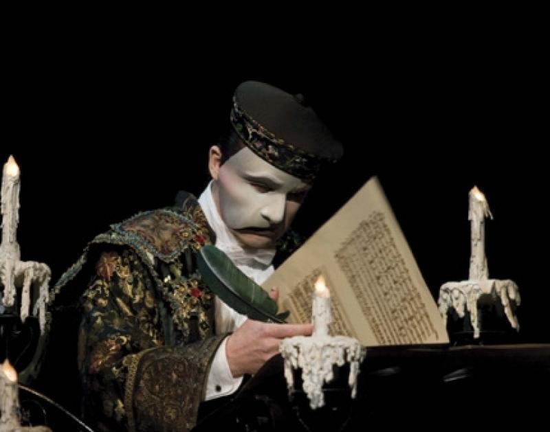 how long is phantom of the opera movie
