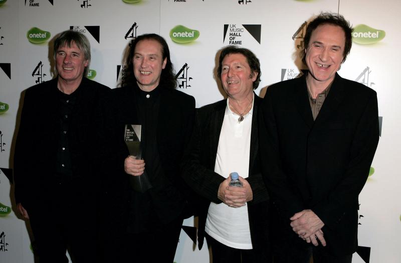 Top Of The Pops The Kinks Finally Announce Deluxe Lola Reissue The Second Disc