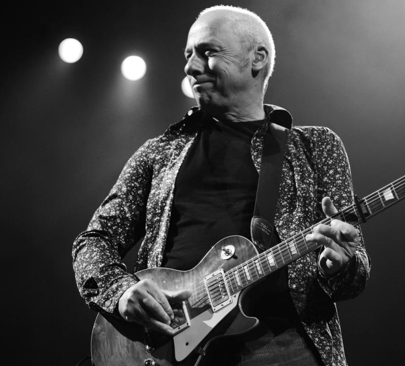 Dire Straits frontman Mark Knopfler is putting some of his guitars