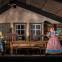 Hanna Hipp as Hansel and Jennifer Davis as Gretel